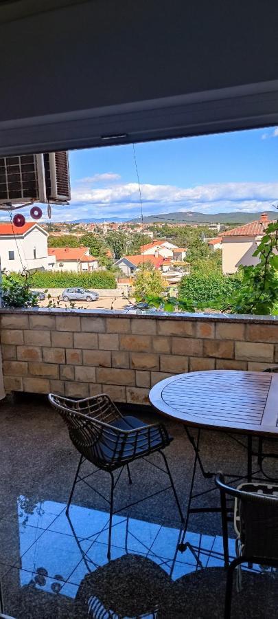 Apartment Tin Krk Town Exterior foto